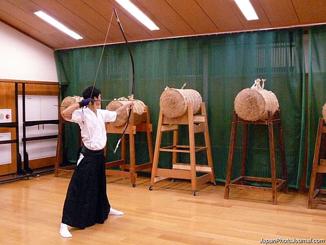 Kyūdō target practice